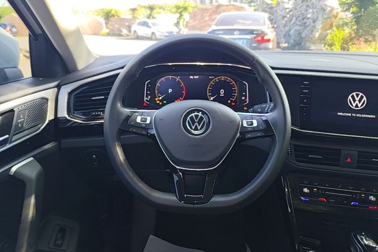 Used Volkswagen Tayron 2021 330TSI Two-Wheel Drive Luxury Connected Version Plus Steering Wheel