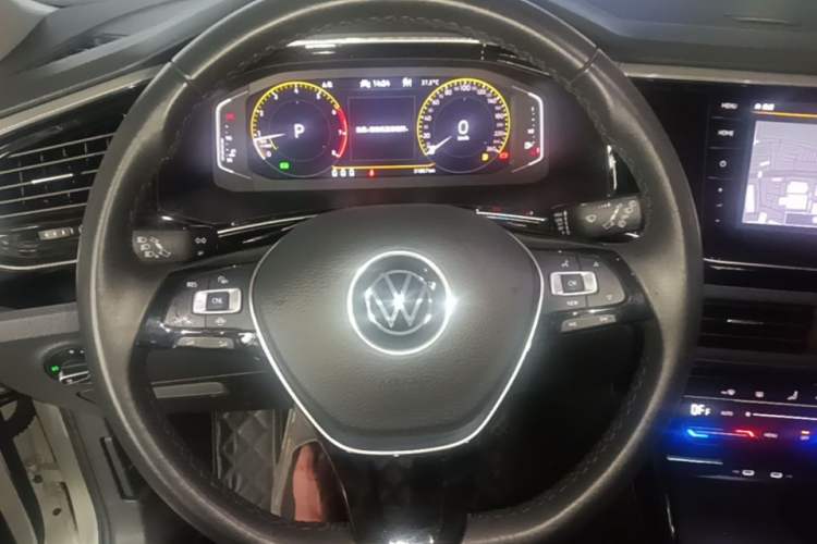 Used Volkswagen Tayron 2021 330TSI Two-Wheel-Drive 3rd Anniversary Limited Edition Steering Wheel