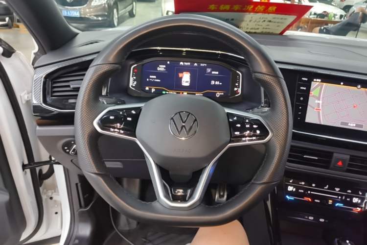 Used Volkswagen Tayron 2021 380TSI All-Wheel Drive R-Line Connected Version Steering Wheel