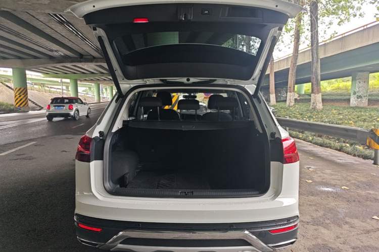 Used Volkswagen Tayron 2021 330TSI Two-Wheel Drive Luxury Smart Connectivity Version Trunk