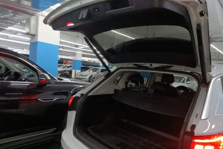 Used Volkswagen Tayron 2021 330TSI Two-Wheel Drive Luxury Smart Connectivity Version Trunk