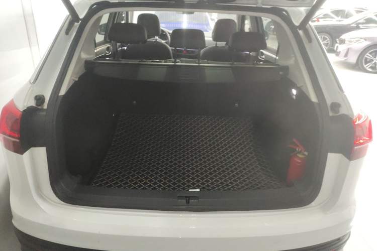 Used Volkswagen Tayron 2021 330TSI Two-Wheel Drive Luxury Smart Connectivity Version Trunk