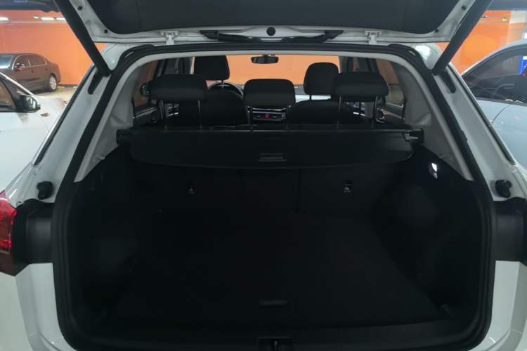Used Volkswagen Tayron 2021 330TSI Two-Wheel-Drive 3rd Anniversary Limited Edition Trunk