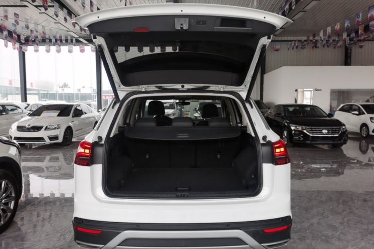 Used Volkswagen Tayron 2021 330TSI Two-Wheel Drive Luxury Smart Connectivity Version Trunk