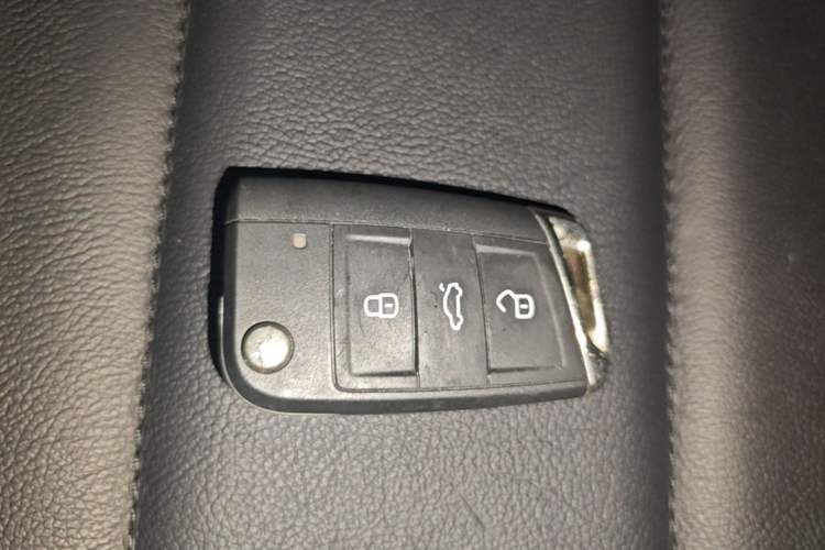 Used Volkswagen Tayron 2021 330TSI Two-Wheel Drive Luxury Smart Connectivity Version Vehicle Key