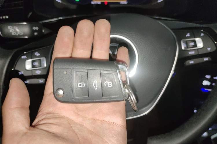 Used Volkswagen Tayron 2021 330TSI Two-Wheel Drive Luxury Connected Version Plus Vehicle Key