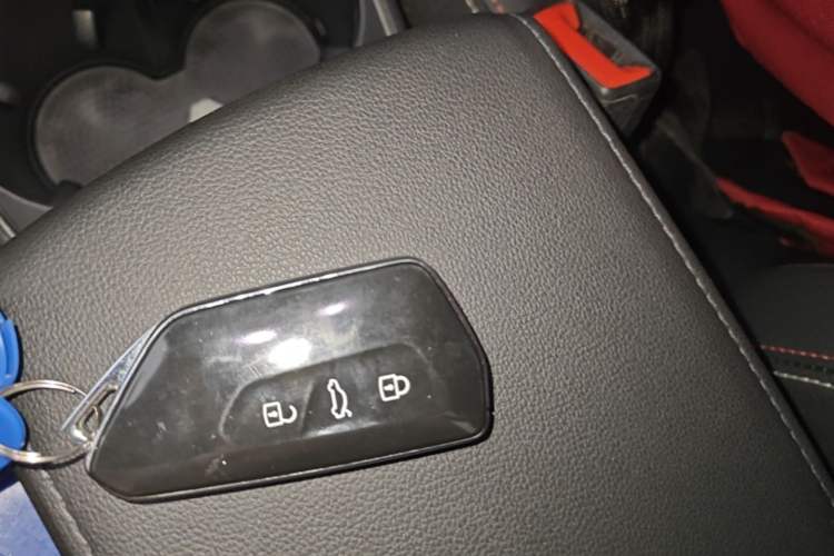 Used Volkswagen Tayron 2021 330TSI Two-Wheel Drive Luxury Smart Connectivity Version Vehicle Key
