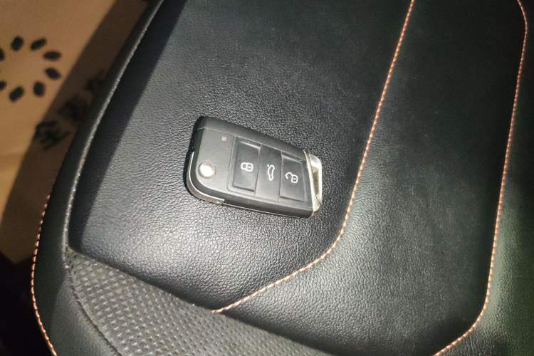 Used Volkswagen Tayron 2021 330TSI Two-Wheel Drive 30th Anniversary Edition Vehicle Key