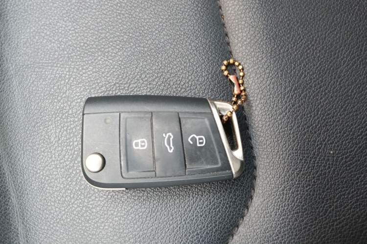 Used Volkswagen Tayron 2021 330TSI Two-Wheel-Drive 3rd Anniversary Limited Edition Vehicle Key