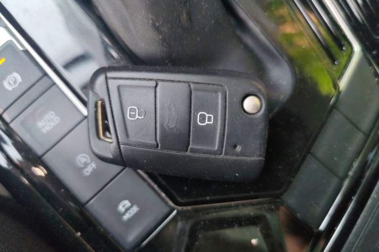 Used Volkswagen Tayron 2021 330TSI Two-Wheel-Drive 3rd Anniversary Limited Edition Vehicle Key