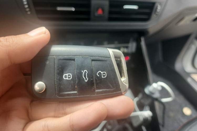 Used Volkswagen Tayron 2021 330TSI Two-Wheel Drive Luxury Smart Connectivity Version Vehicle Key