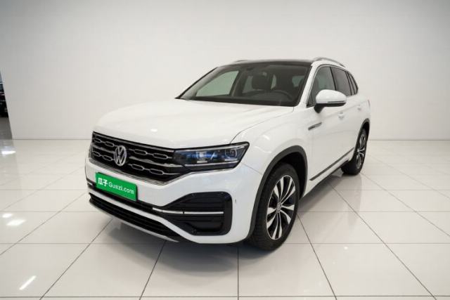 Ojetý Volkswagen Tayron 2021 380TSI All-Wheel Drive R-Line Connected Version