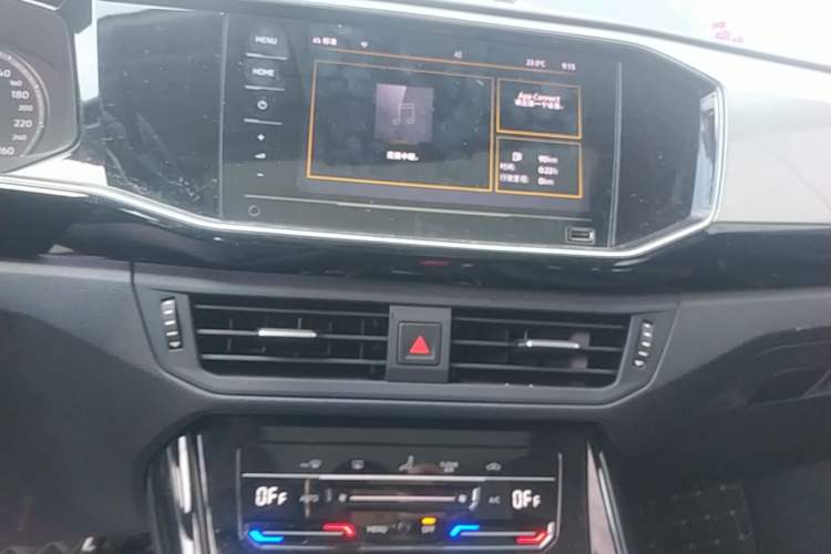 Used Volkswagen Tayron 2022 280TSI Two-Wheel Drive Luxury Smart Connectivity Version Audio And AC Panel
