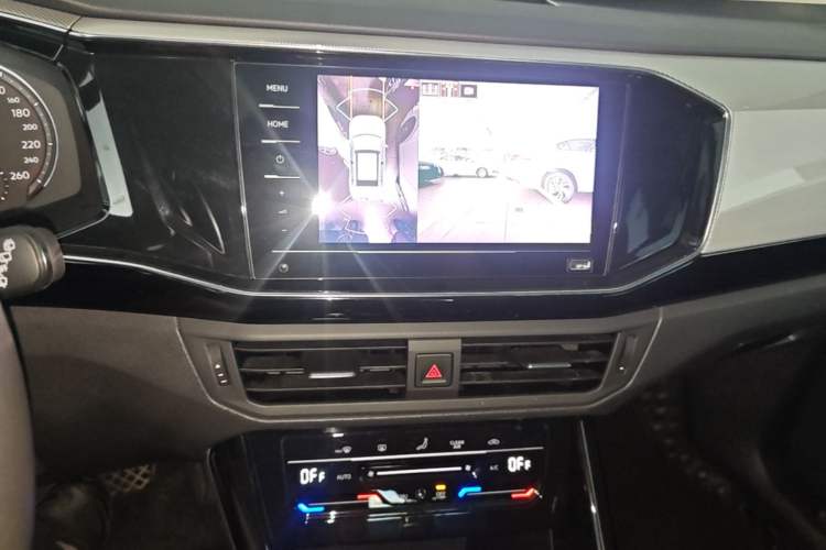 Used Volkswagen Tayron 2022 330TSI Two-Wheel Drive Luxury Smart Connectivity Version Audio And AC Panel