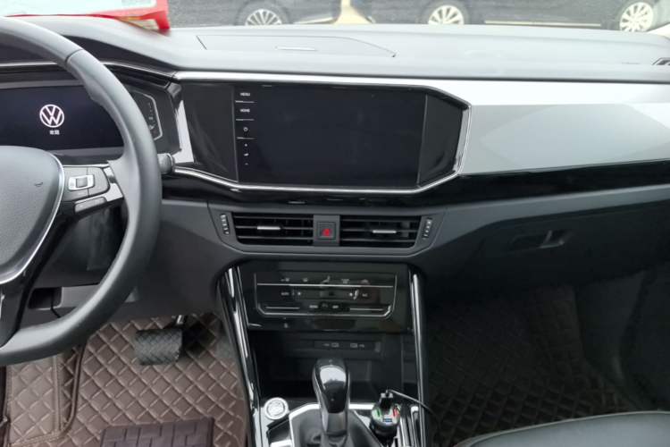 Used Volkswagen Tayron 2022 330TSI Two-Wheel Drive Luxury Smart Connectivity Version Audio And AC Panel