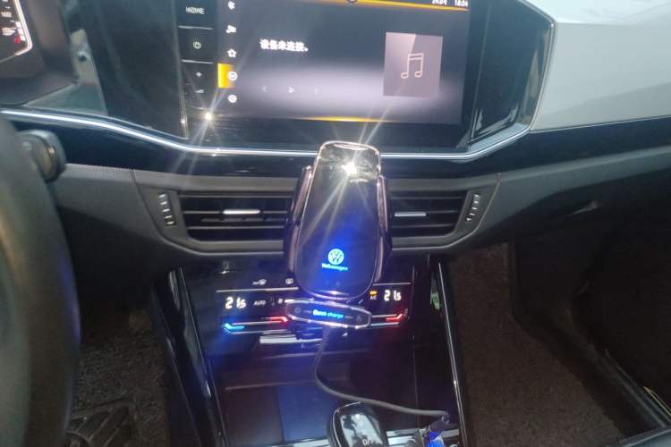 Used Volkswagen Tayron 2022 330TSI Two-Wheel Drive Luxury Smart Connectivity Version Audio And AC Panel