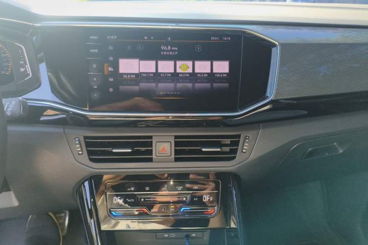 Used Volkswagen Tayron 2022 380TSI Four-Wheel Drive R-Line Connected Version Audio And AC Panel