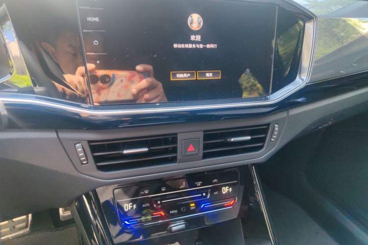 Used Volkswagen Tayron 2022 380TSI Four-Wheel Drive R-Line Connected Version Audio And AC Panel
