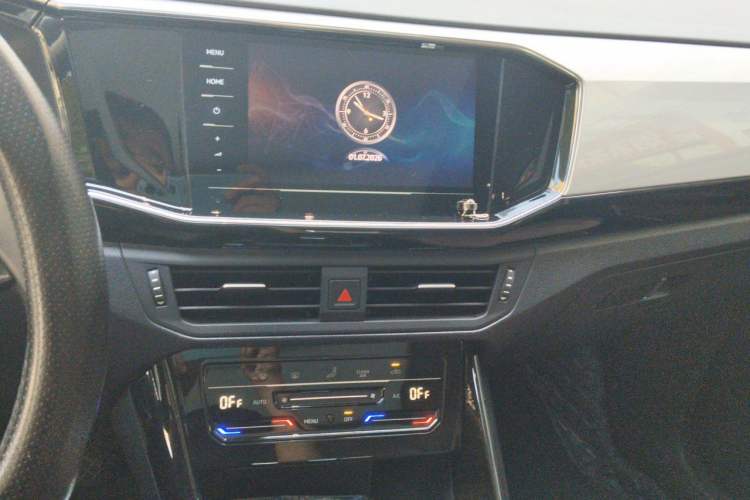 Used Volkswagen Tayron 2022 280TSI Two-Wheel Drive Luxury Smart Connectivity Version Audio And AC Panel