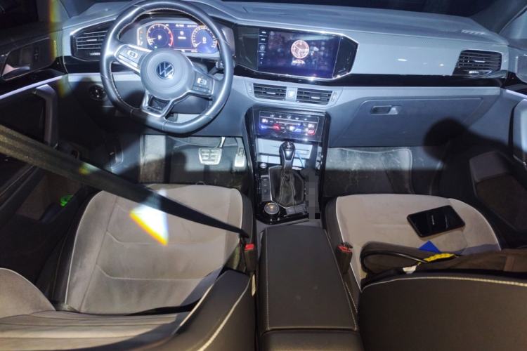 Used Volkswagen Tayron 2022 380TSI Four-Wheel Drive R-Line Connected Version Center Console