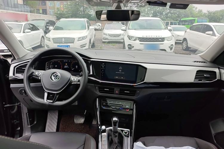 Used Volkswagen Tayron 2022 330TSI Two-Wheel Drive Luxury Smart Connectivity Version Center Console