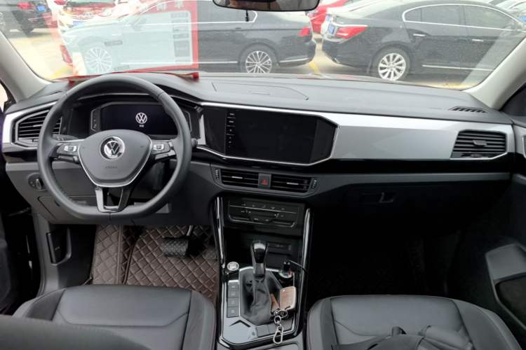 Used Volkswagen Tayron 2022 330TSI Two-Wheel Drive Luxury Smart Connectivity Version Center Console