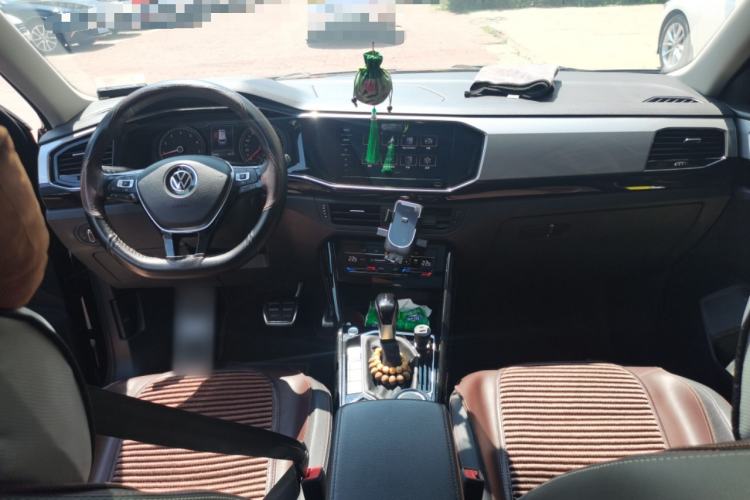 Used Volkswagen Tayron 2022 280TSI Two-Wheel Drive Luxury Smart Connectivity Version Center Console