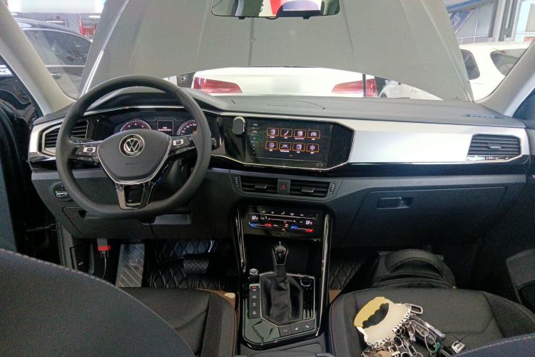 Used Volkswagen Tayron 2022 280TSI Two-Wheel Drive Luxury Smart Connectivity Version Center Console