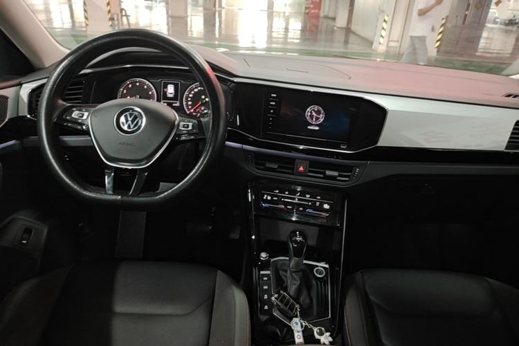 Used Volkswagen Tayron 2022 330TSI Two-Wheel Drive Luxury Smart Connectivity Version Center Console