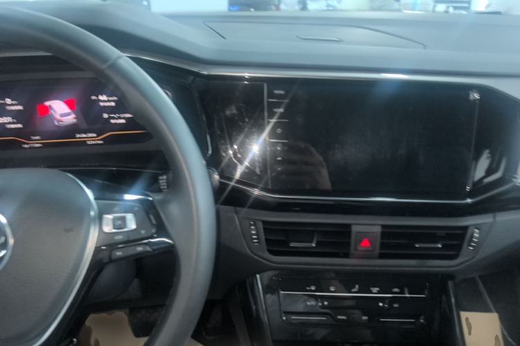 Used Volkswagen Tayron 2022 330TSI Two-Wheel Drive Luxury Smart Connectivity Version Center Console