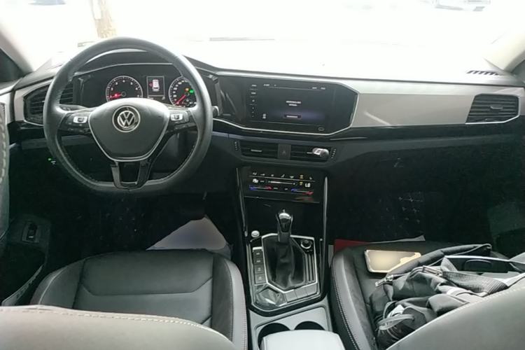 Used Volkswagen Tayron 2022 330TSI Two-Wheel Drive Luxury Smart Connectivity Version Center Console