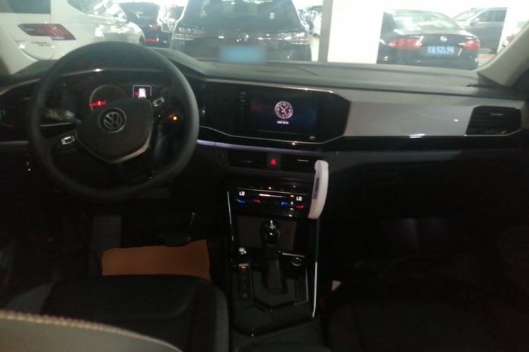 Used Volkswagen Tayron 2022 280TSI Two-Wheel Drive Luxury Smart Connectivity Version Center Console
