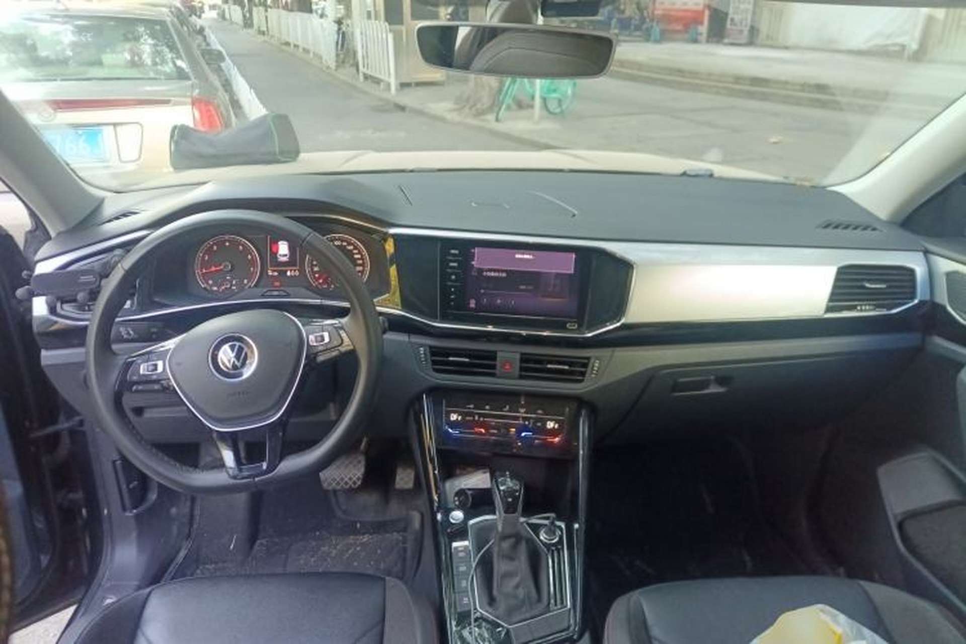 Used Volkswagen Tayron 2022 280TSI Two-Wheel Drive Luxury Smart Connectivity Version Center Console