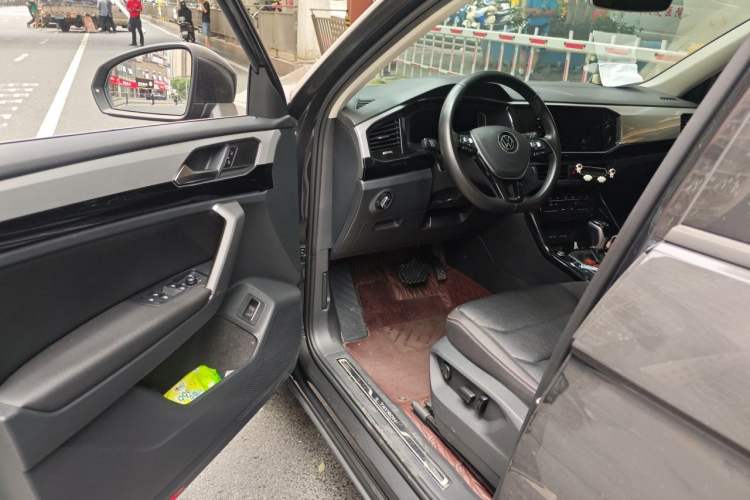 Used Volkswagen Tayron 2022 330TSI Two-Wheel Drive Luxury Connect Plus Version Driver Seat