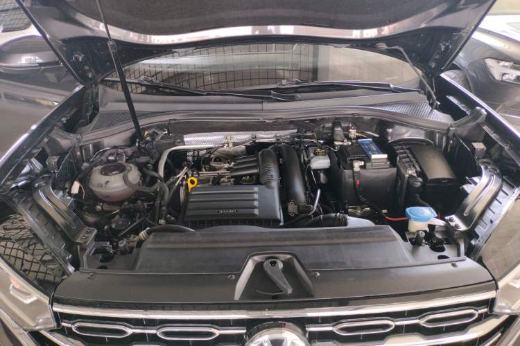 Used Volkswagen Tayron 2022 280TSI Two-Wheel Drive Luxury Smart Connectivity Version Engine Bay