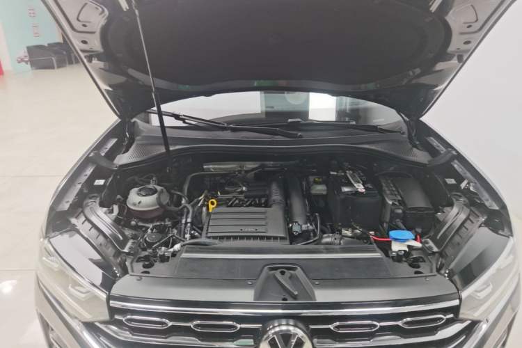 Used Volkswagen Tayron 2022 280TSI Two-Wheel Drive Luxury Smart Connectivity Version Engine Bay