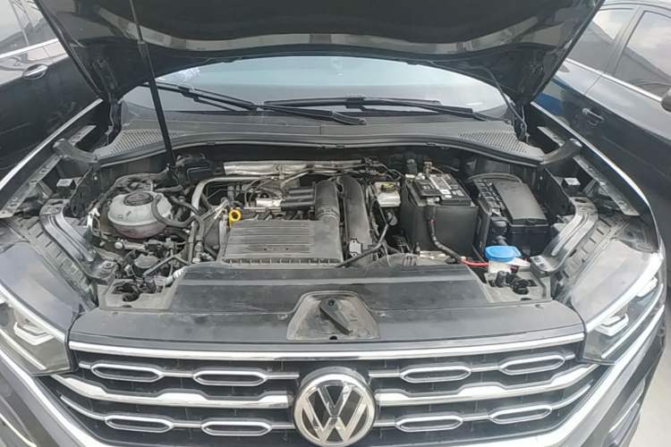 Used Volkswagen Tayron 2022 280TSI Two-Wheel Drive Luxury Smart Connectivity Version Engine Bay