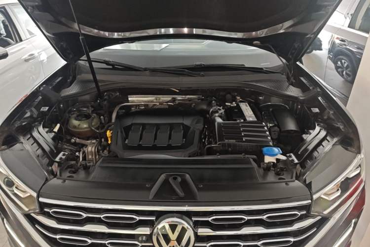Used Volkswagen Tayron 2022 330TSI Two-Wheel Drive Luxury Smart Connectivity Version Engine Bay