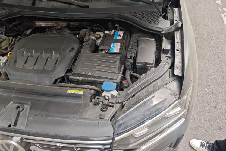 Used Volkswagen Tayron 2022 330TSI Two-Wheel Drive Luxury Connect Plus Version Engine Bay Left