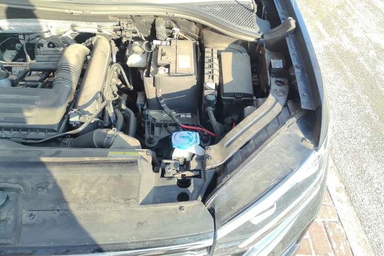 Used Volkswagen Tayron 2022 280TSI Two-Wheel Drive Luxury Smart Connectivity Version Engine Bay Left