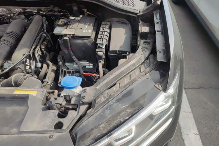Used Volkswagen Tayron 2022 280TSI Two-Wheel Drive Luxury Smart Connectivity Version Engine Bay Left