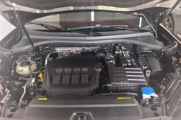 Used Volkswagen Tayron 2022 330TSI Two-Wheel Drive Luxury Connect Plus Version Engine Bay