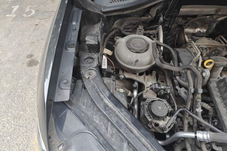 Used Volkswagen Tayron 2022 280TSI Two-Wheel Drive Luxury Smart Connectivity Version Engine Bay Right