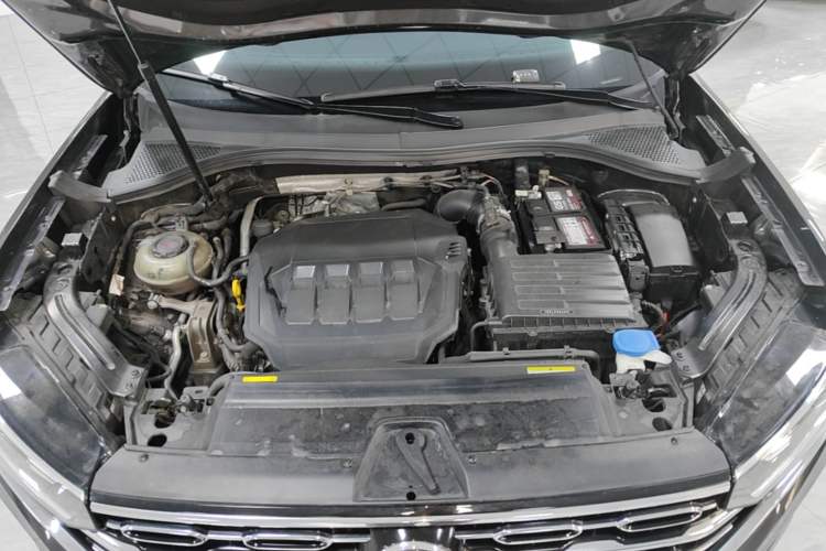 Used Volkswagen Tayron 2022 330TSI Two-Wheel Drive Luxury Smart Connectivity Version Engine Bay