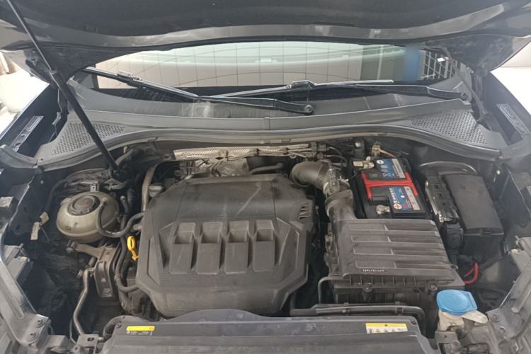 Used Volkswagen Tayron 2022 330TSI Two-Wheel Drive Luxury Connect Plus Version Engine Bay