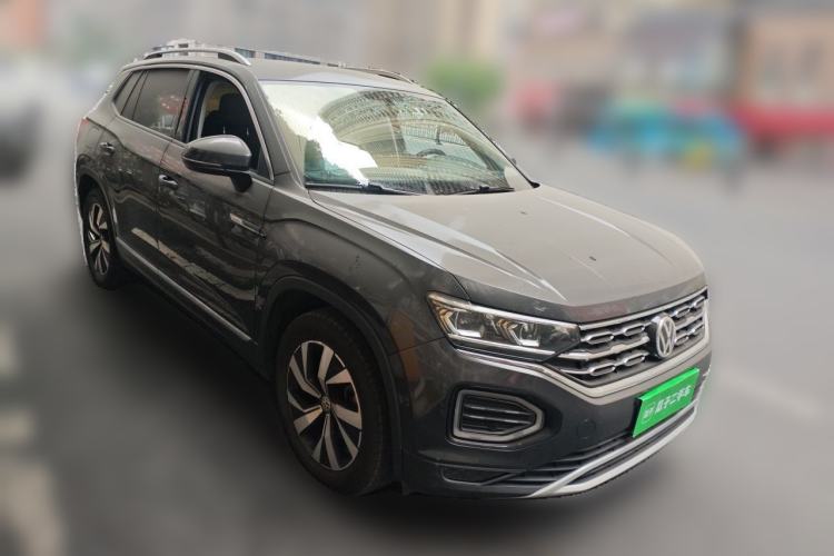 Used Volkswagen Tayron 2022 330TSI Two-Wheel Drive Luxury Connect Plus Version Front Right 45 Deg