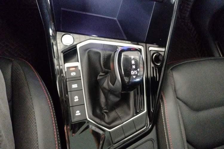 Used Volkswagen Tayron 2022 280TSI Two-Wheel Drive Luxury Smart Connectivity Version Gear Lever