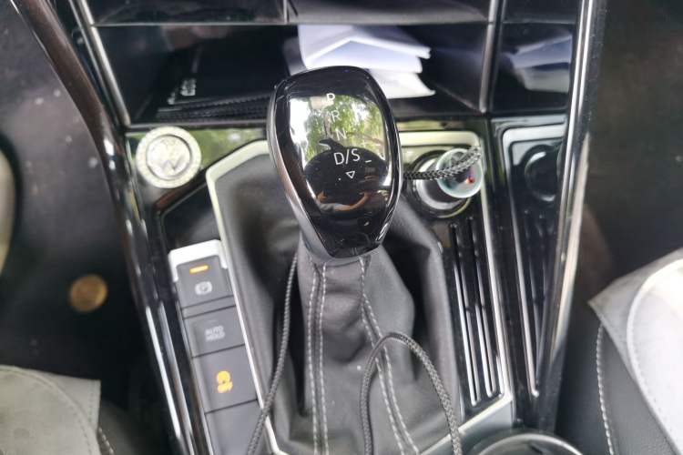 Used Volkswagen Tayron 2022 380TSI Four-Wheel Drive R-Line Connected Version Gear Lever
