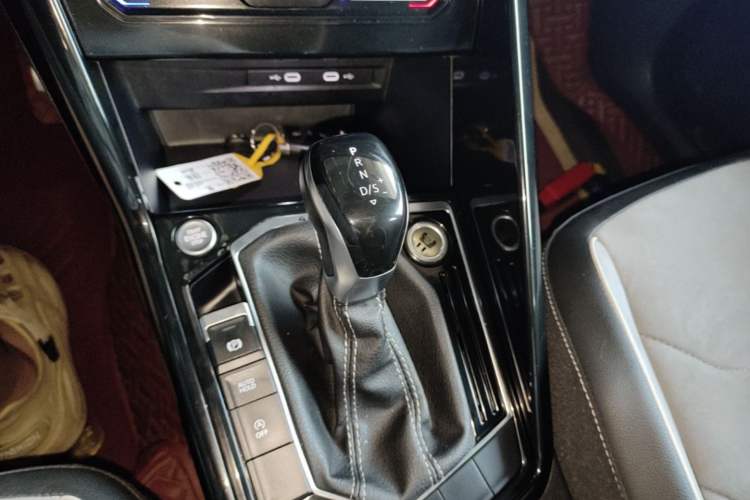 Used Volkswagen Tayron 2022 380TSI Four-Wheel Drive R-Line Connected Version Gear Lever