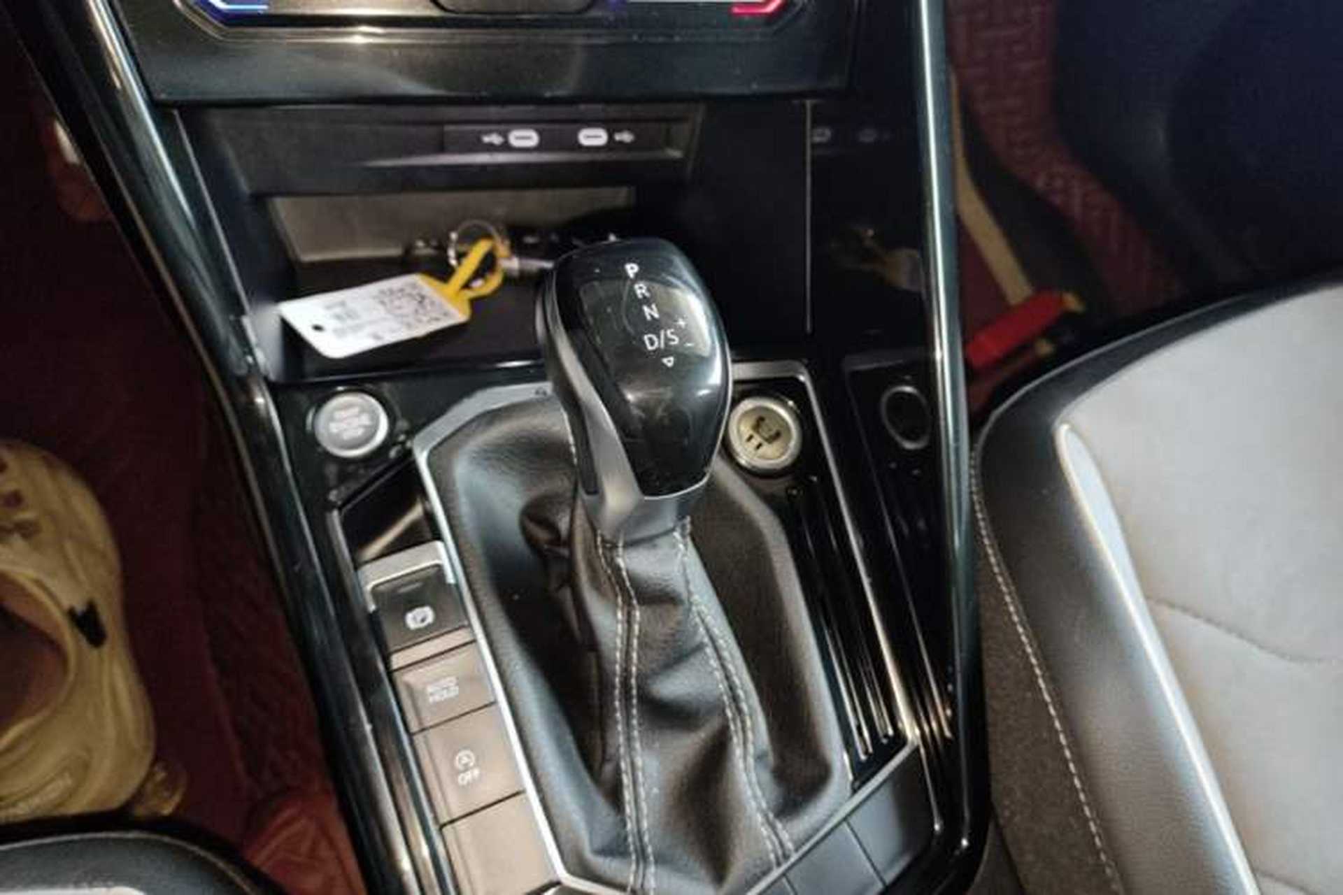 Used Volkswagen Tayron 2022 380TSI Four-Wheel Drive R-Line Connected Version Gear Lever